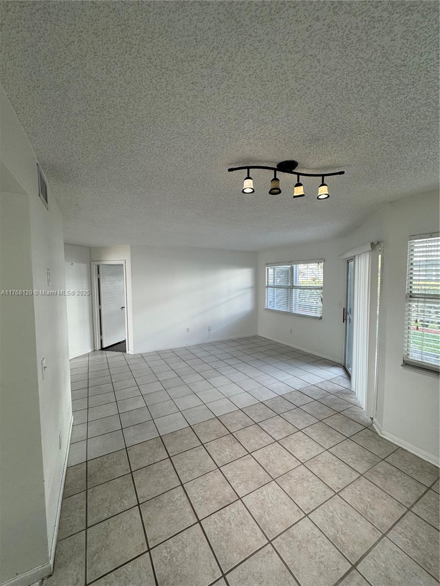 2011 SE 27th Dr # B Unit: 102-B