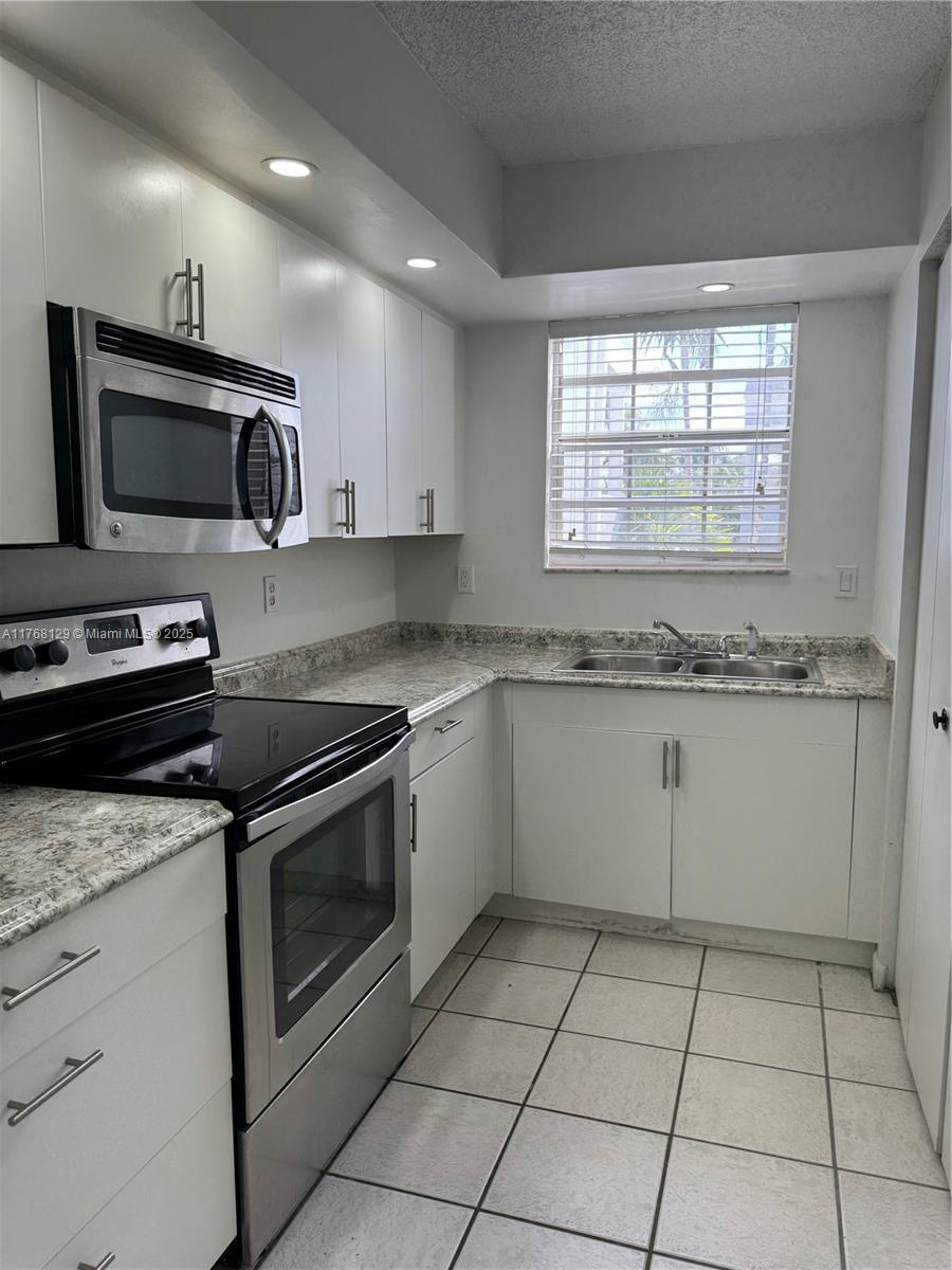 2011 SE 27th Dr # B Unit: 102-B