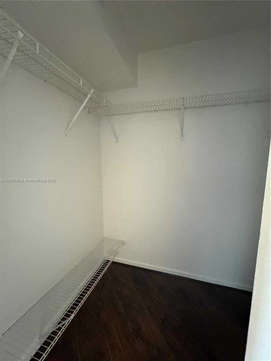 2011 SE 27th Dr # B Unit: 102-B