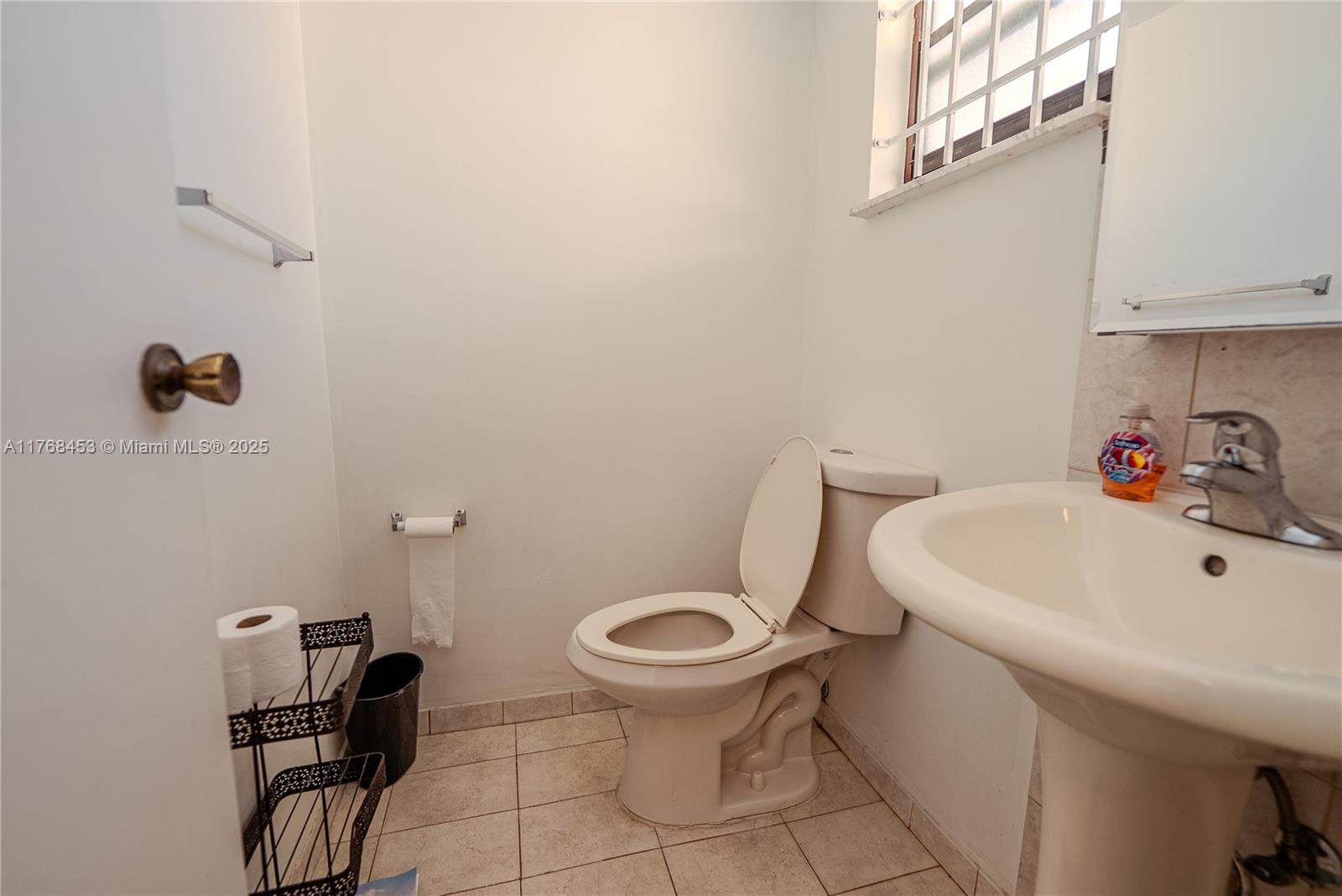950 Euclid Ave # 210