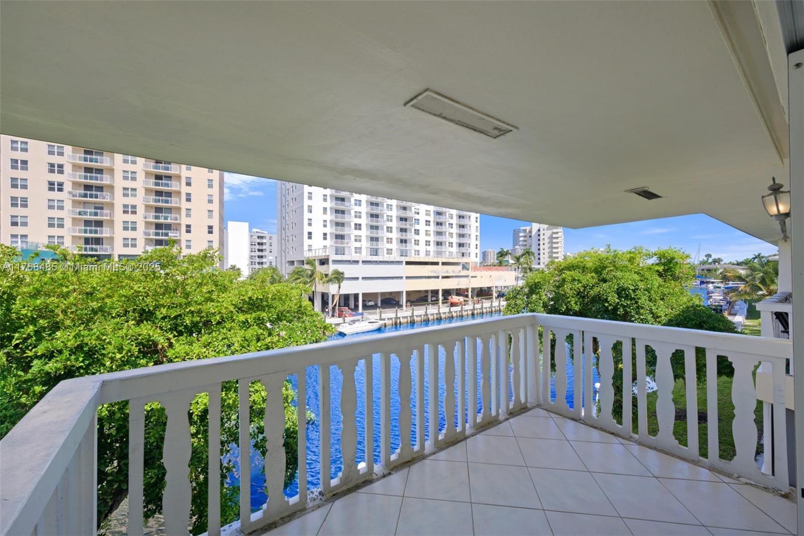 450 Paradise Isle Blvd # 303