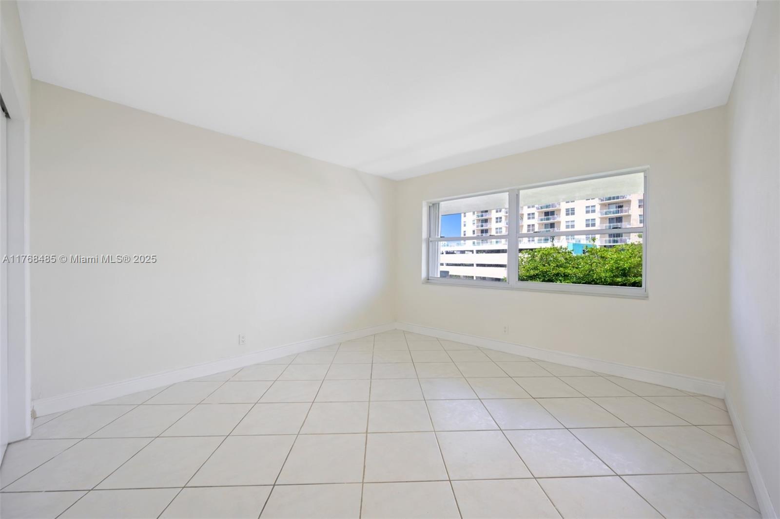 450 Paradise Isle Blvd # 303