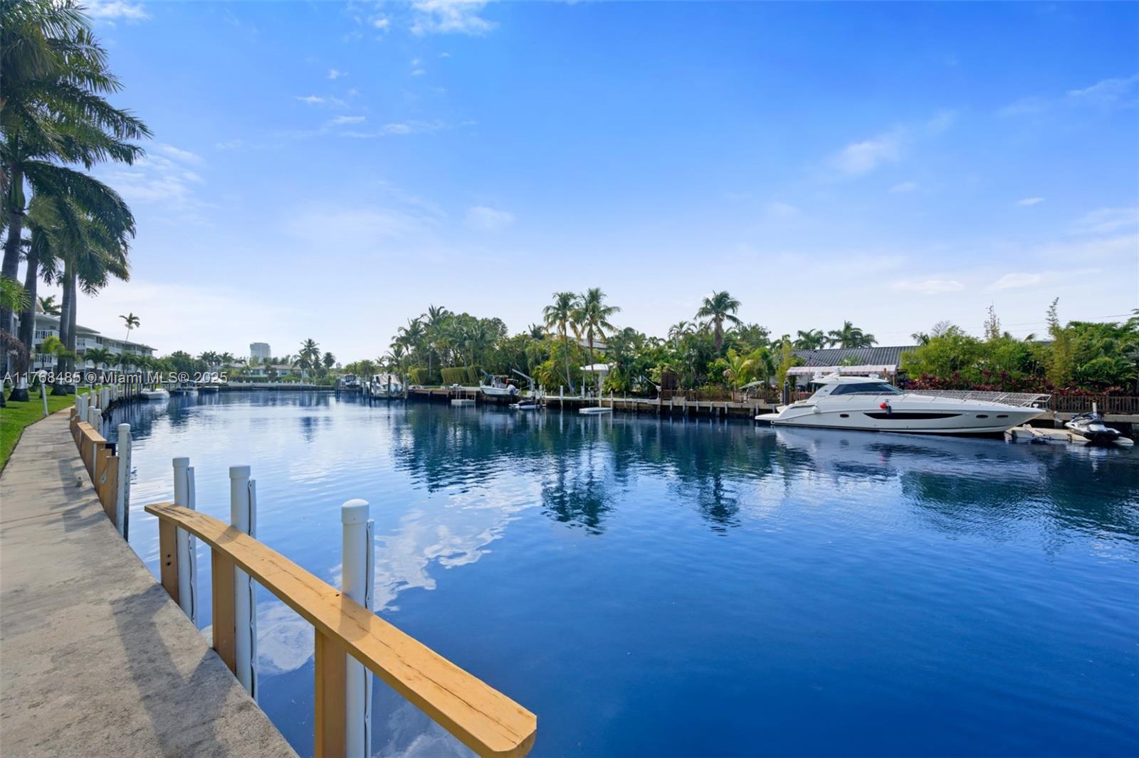 450 Paradise Isle Blvd # 303
