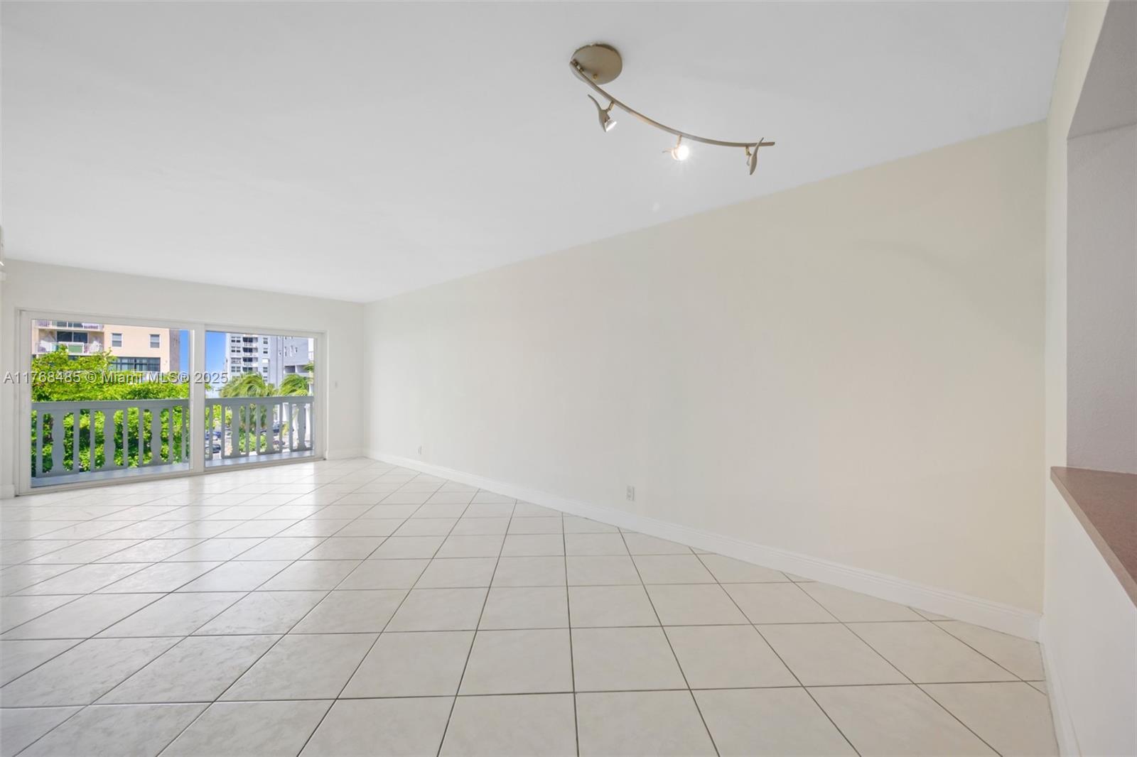450 Paradise Isle Blvd # 303