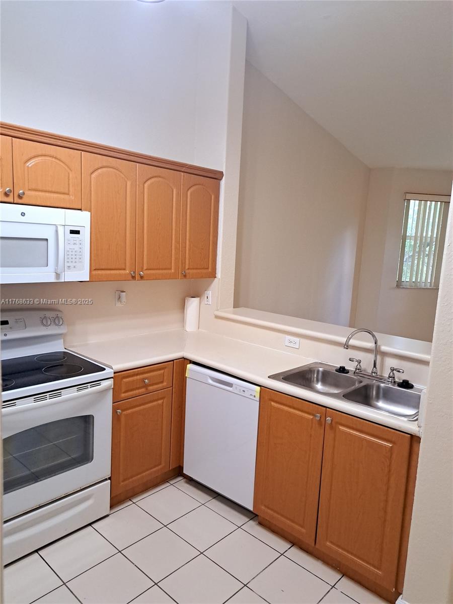 2731 SE 17th Ave # 203