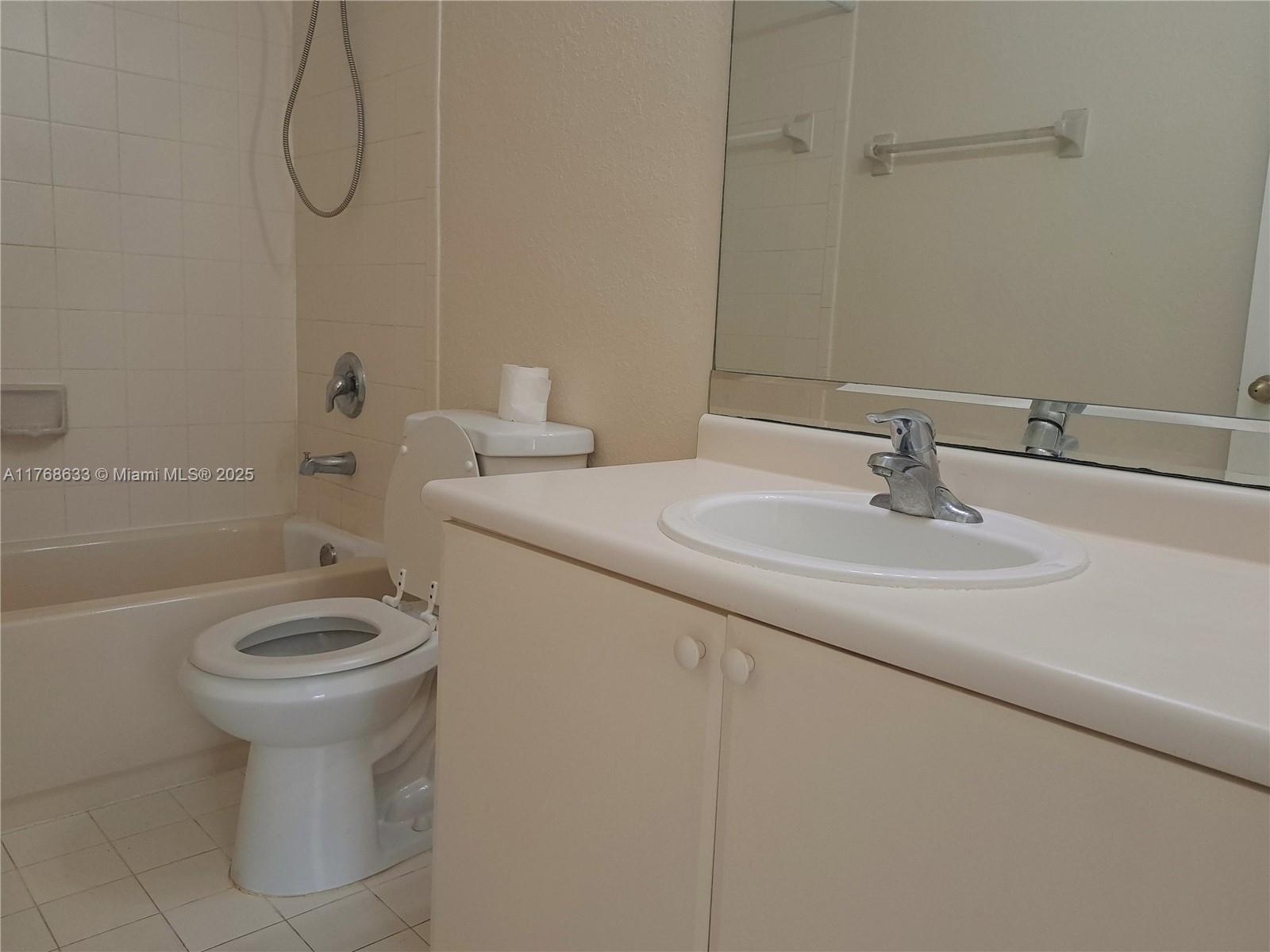 2731 SE 17th Ave # 203