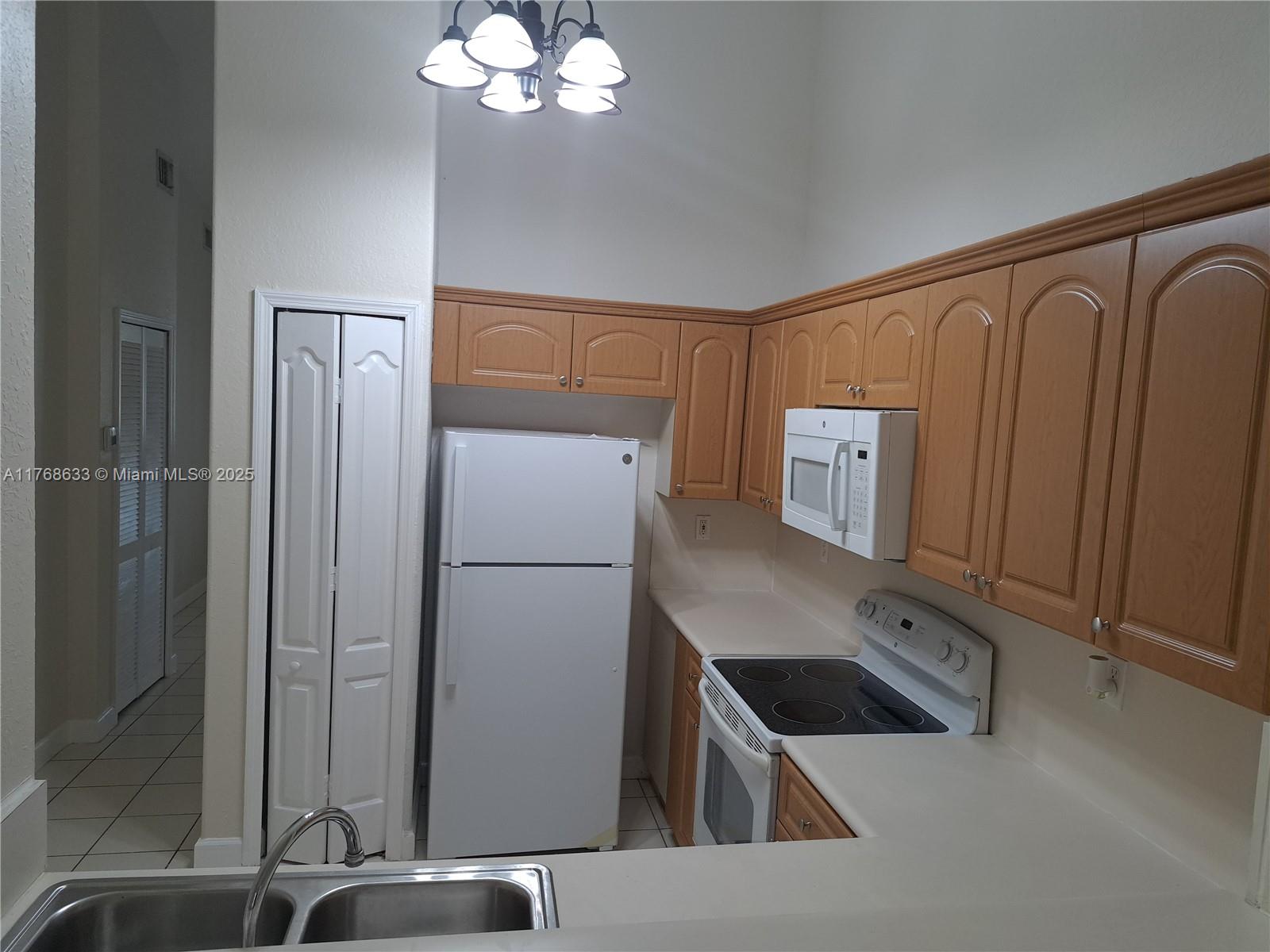 2731 SE 17th Ave # 203