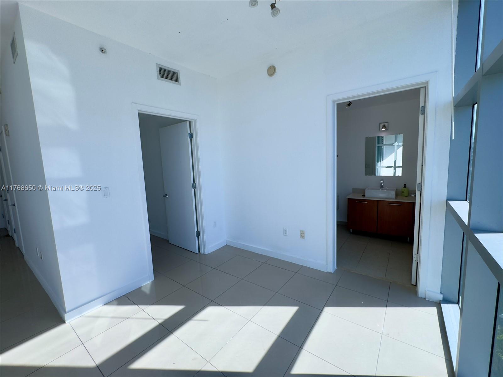 3301 NE 1st Ave # H0803