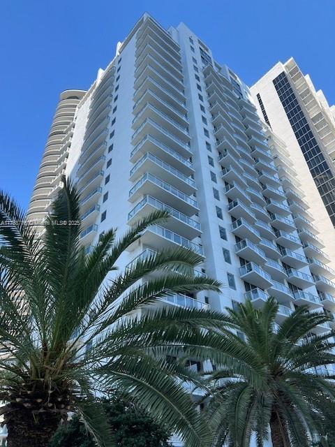 1050 Brickell Ave # 408