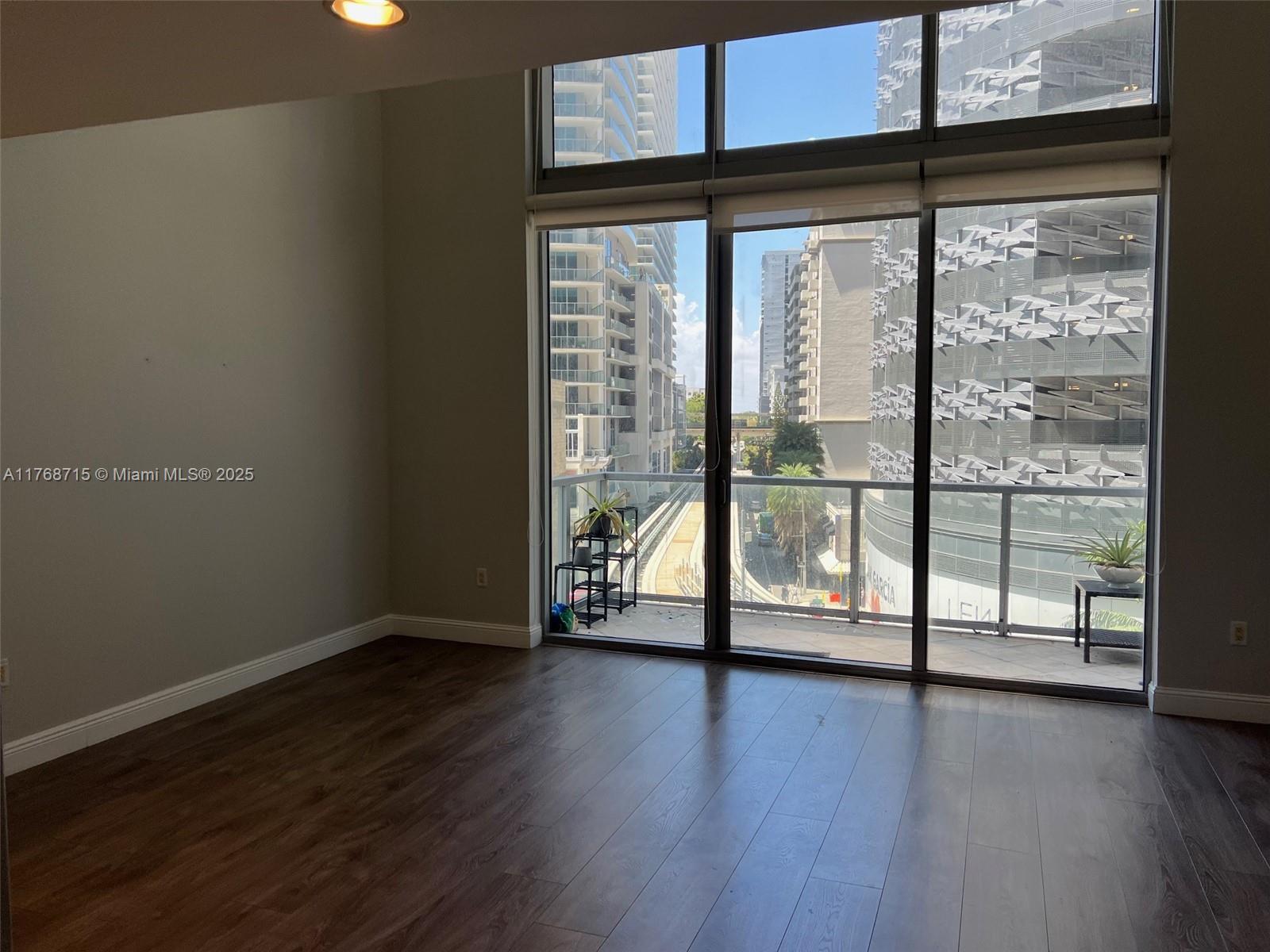 1050 Brickell Ave # 408