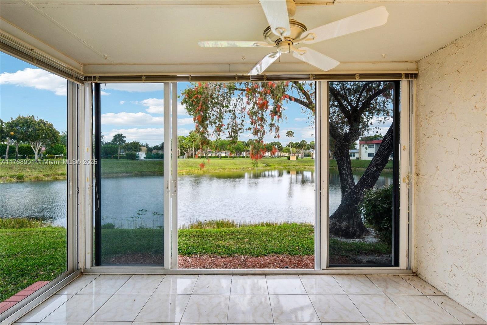 338 Lake Evelyn Dr