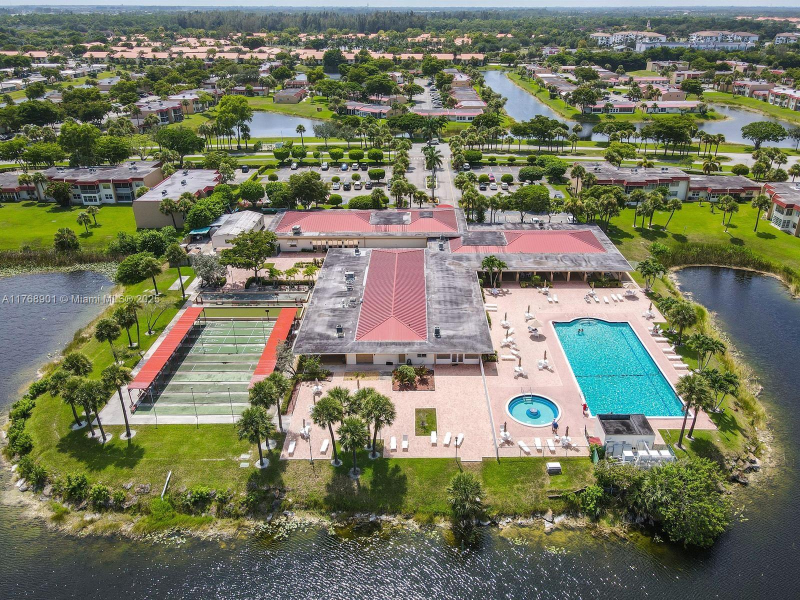 338 Lake Evelyn Dr