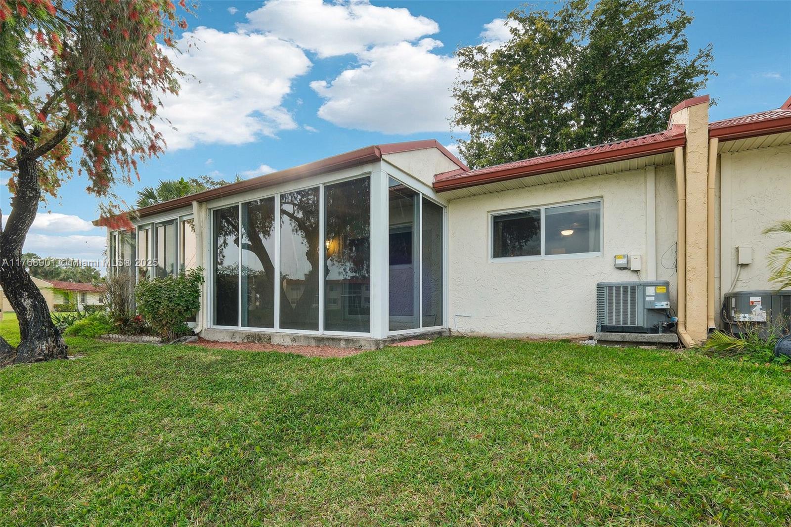 338 Lake Evelyn Dr