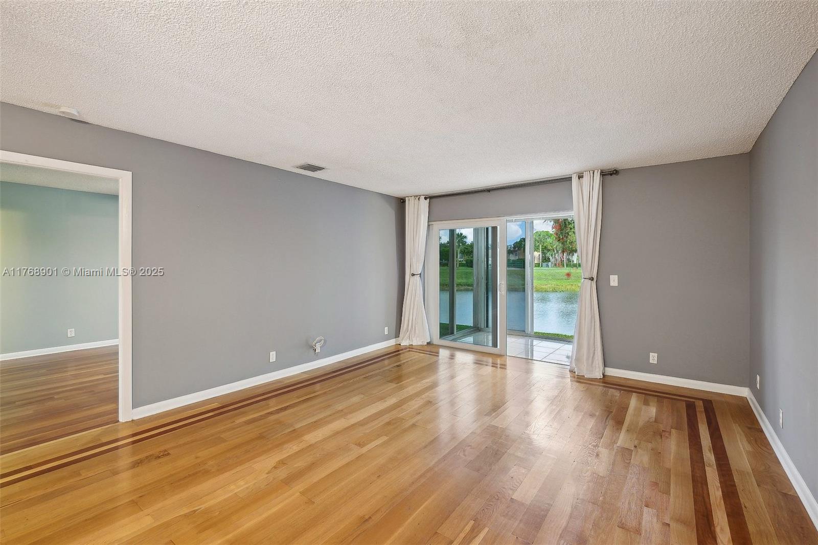 338 Lake Evelyn Dr