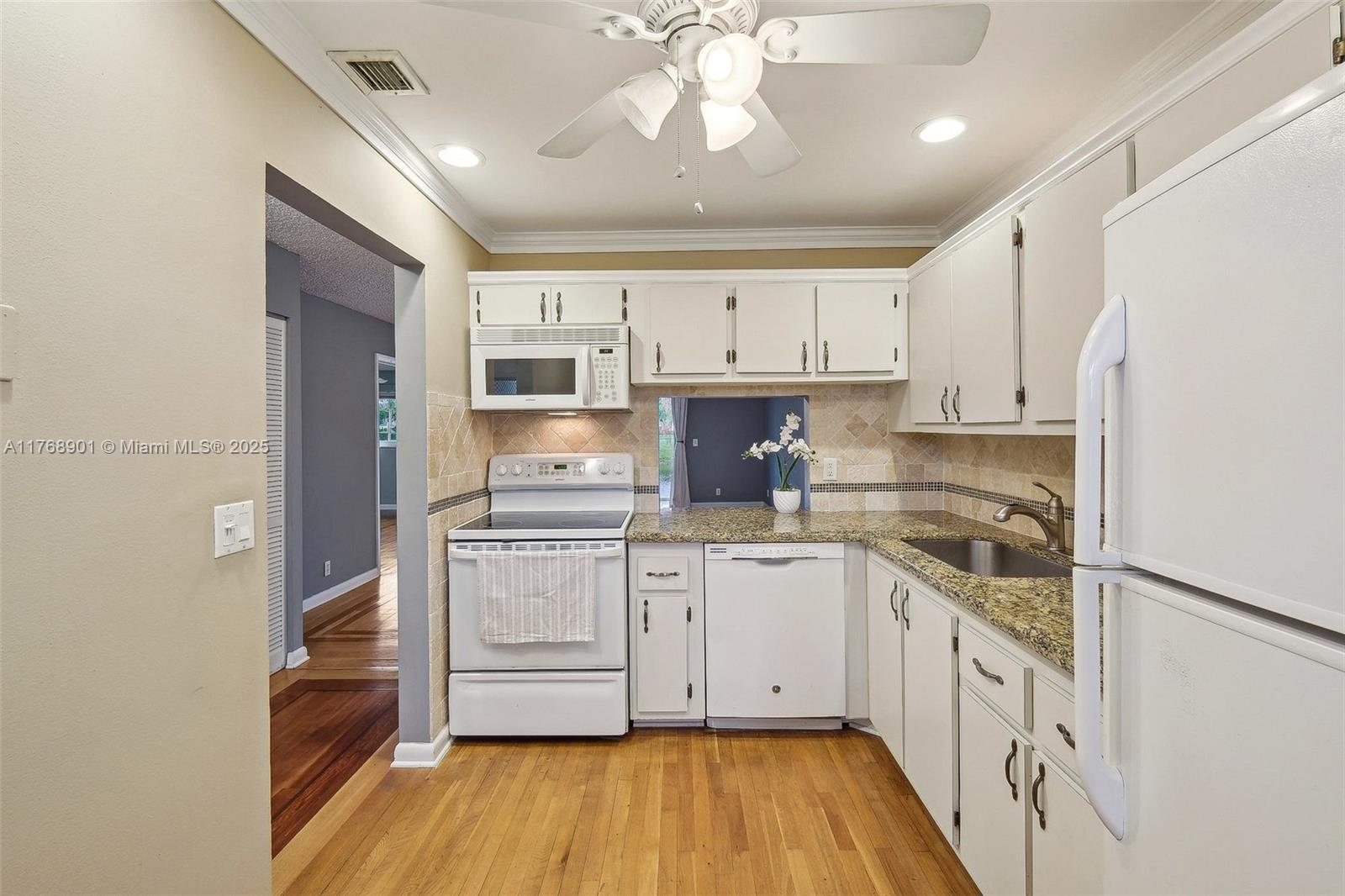 338 Lake Evelyn Dr