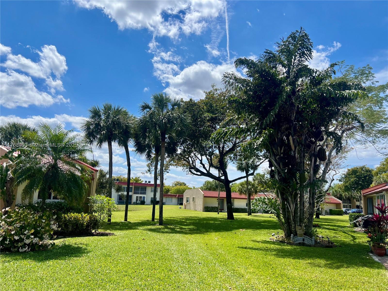 338 Lake Evelyn Dr