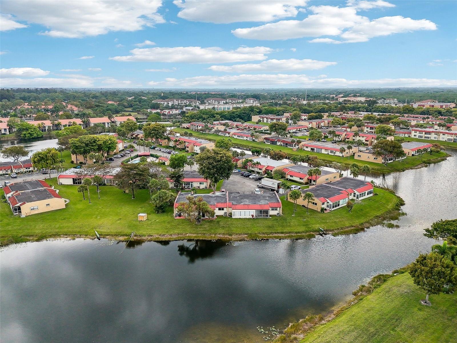338 Lake Evelyn Dr