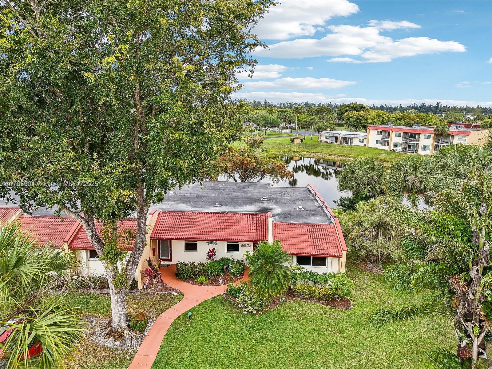 338 Lake Evelyn Dr