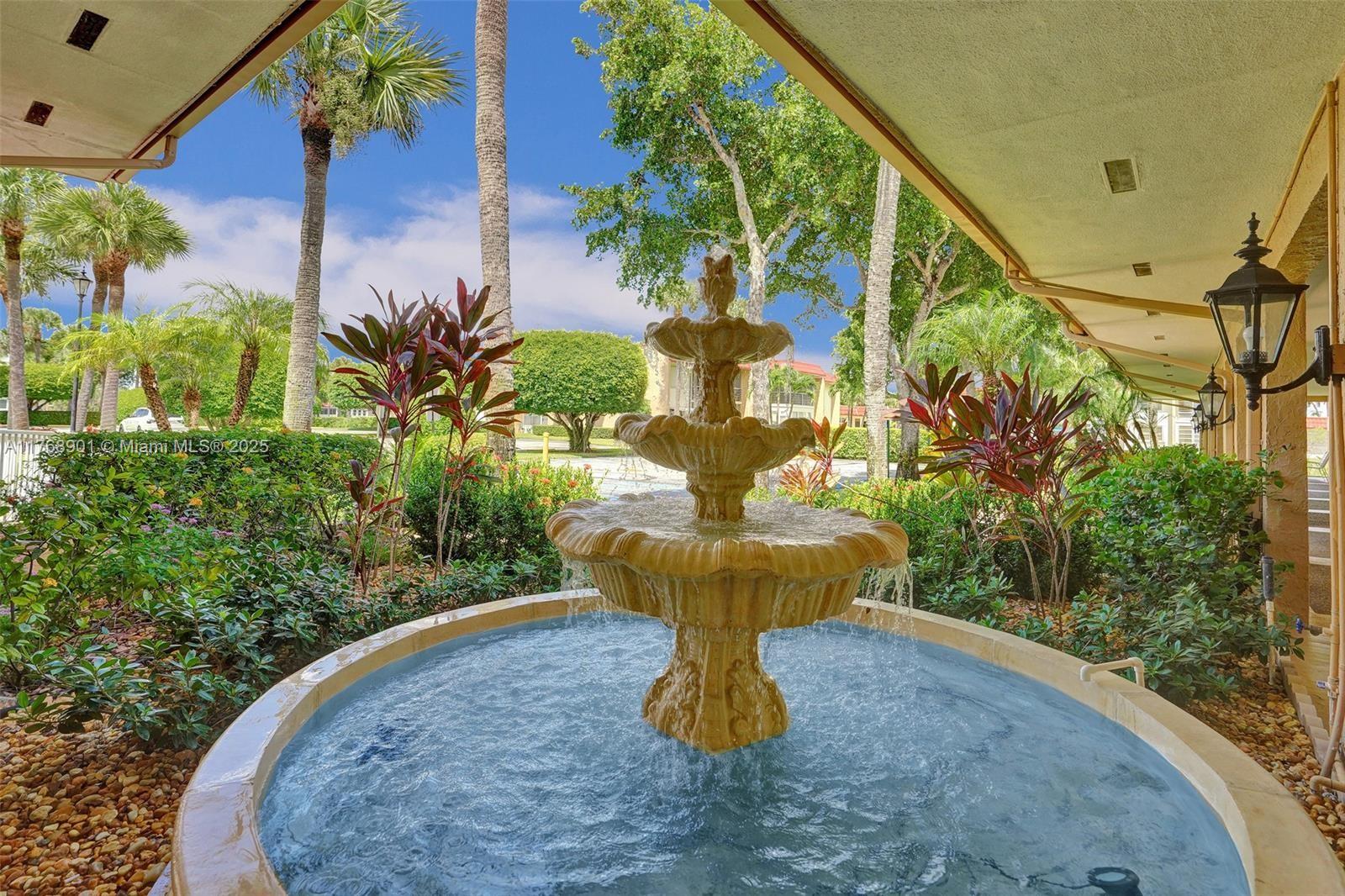 338 Lake Evelyn Dr