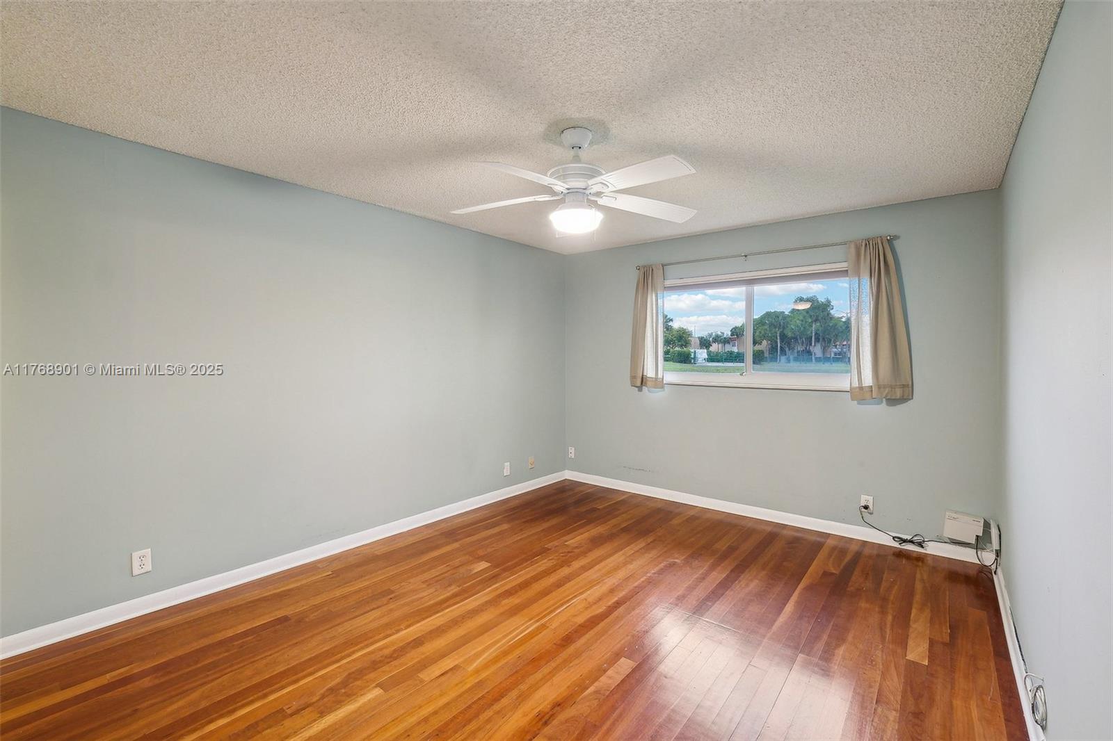 338 Lake Evelyn Dr
