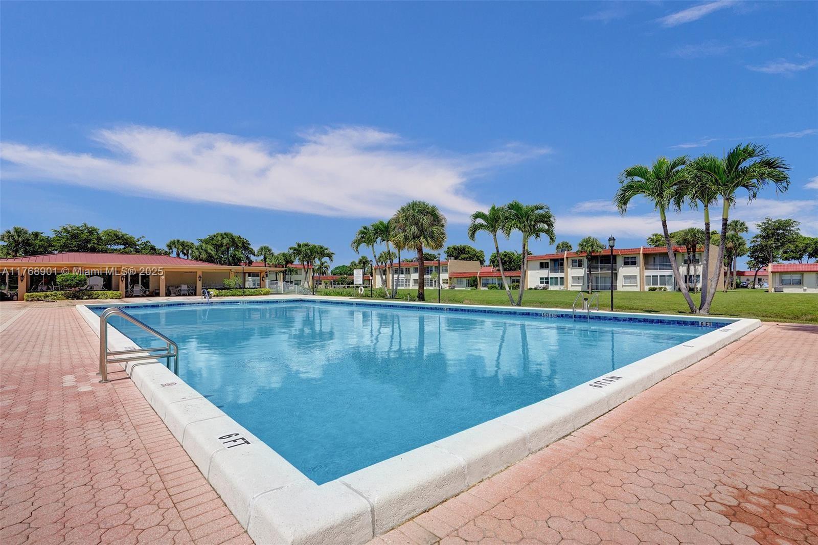 338 Lake Evelyn Dr