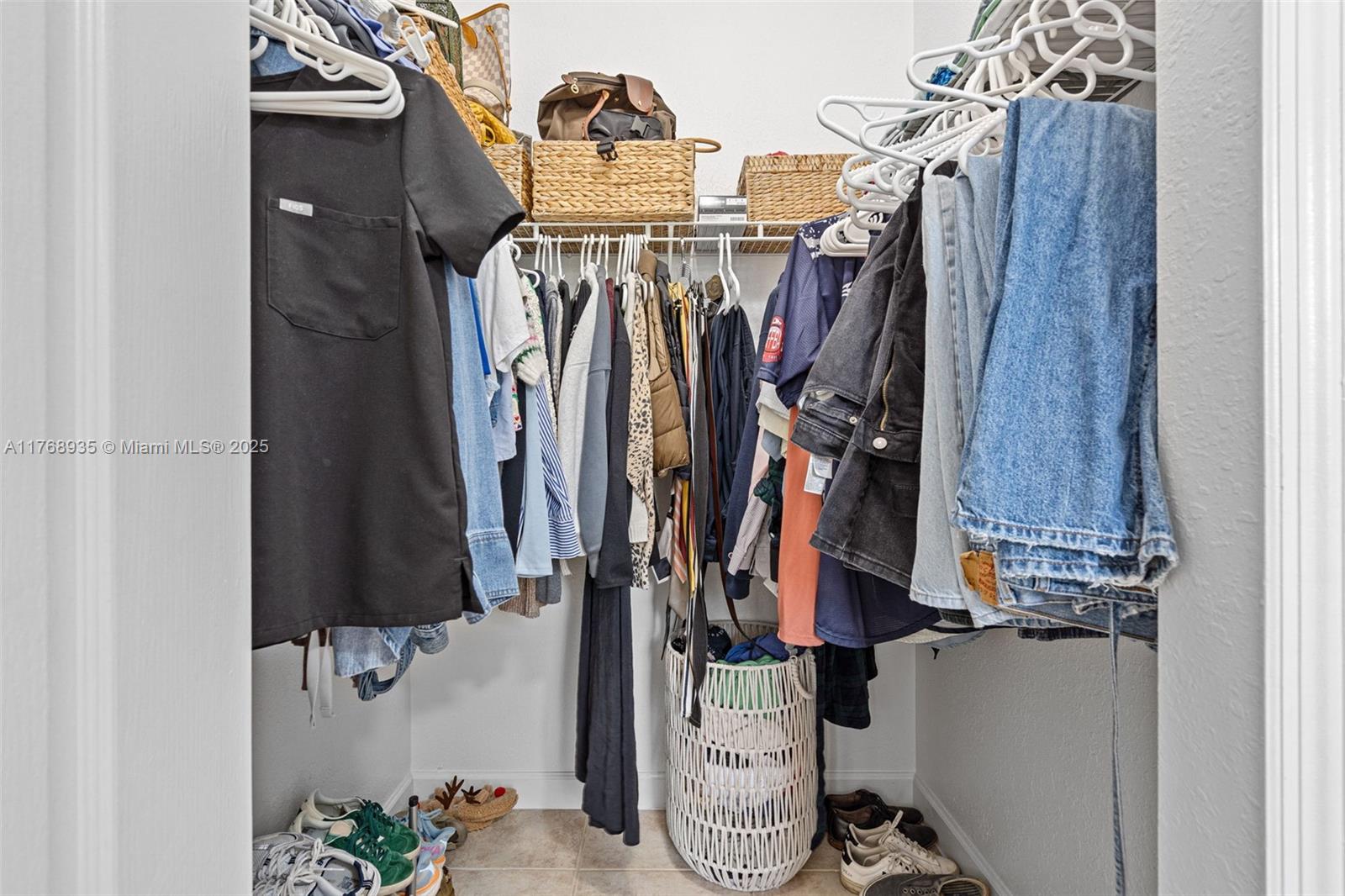 2731 SE 17th Ave # 211