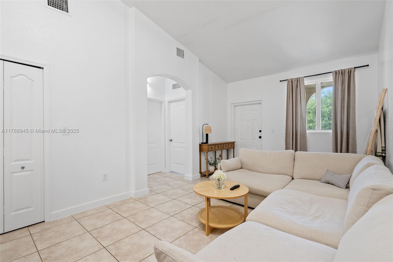 2731 SE 17th Ave # 211