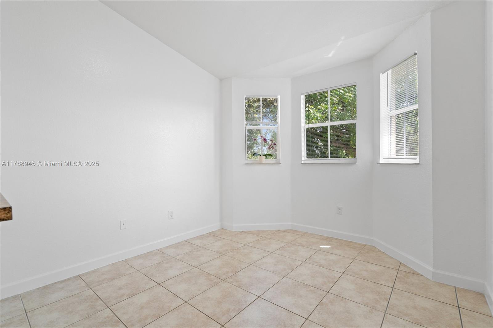 2731 SE 17th Ave # 211