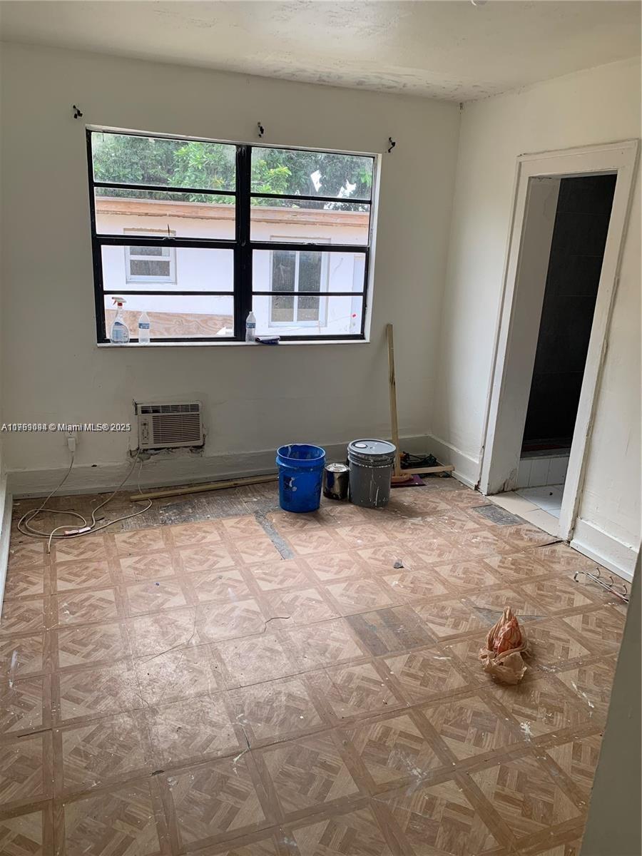 1037 NW 30th St