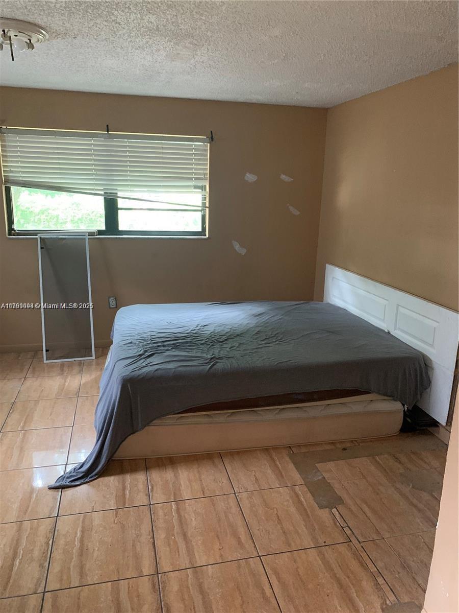 1037 NW 30th St