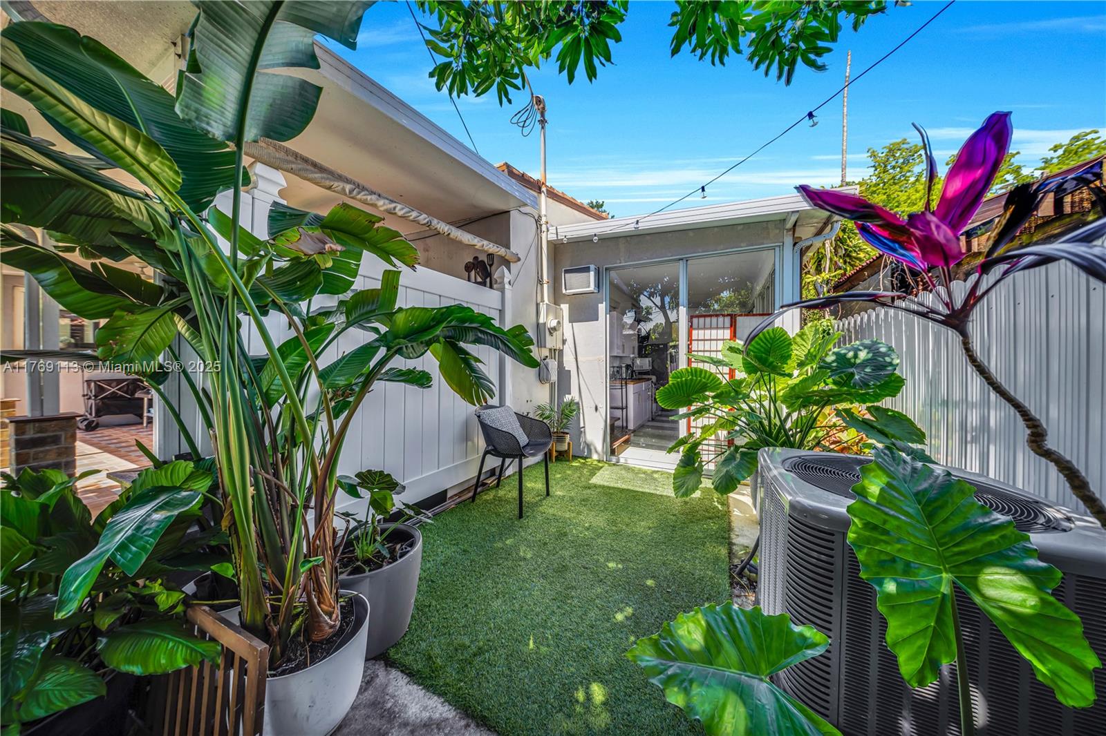 4064 NW 4th Ter