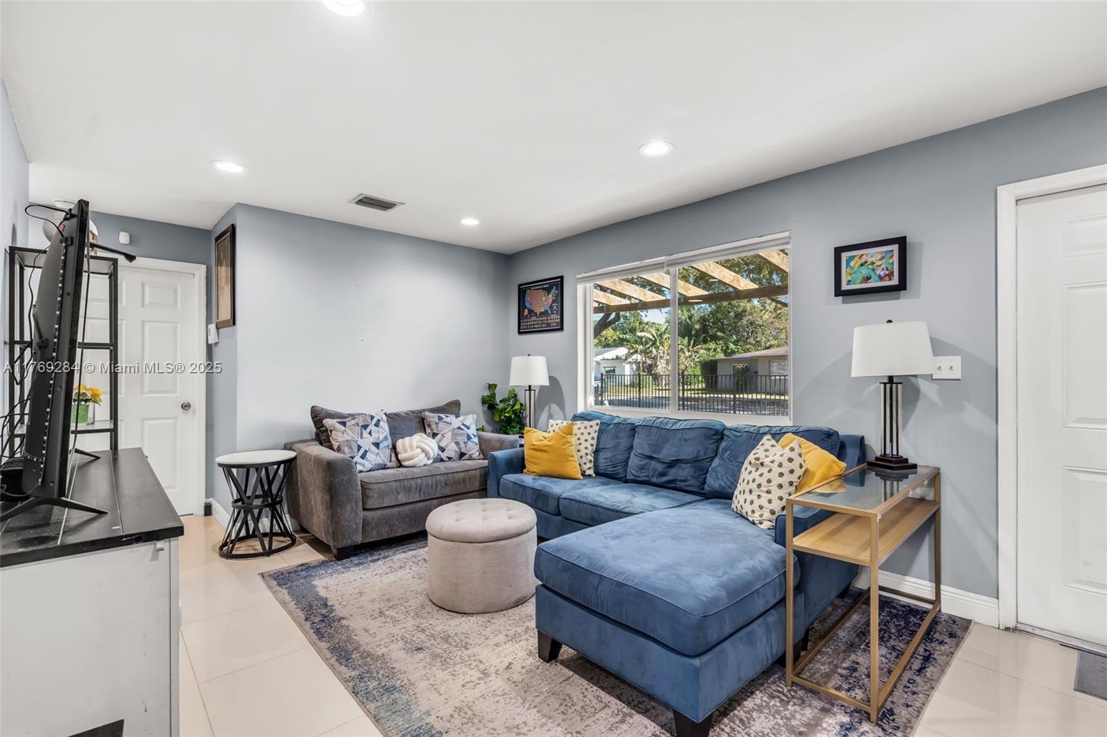 125 NW 127th St