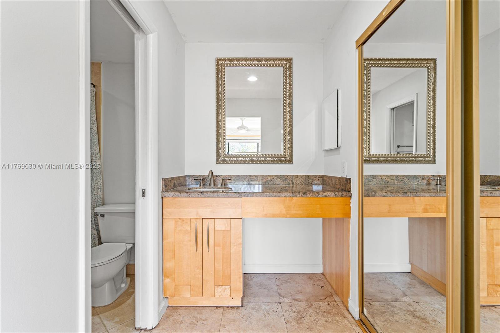 915 NE 199th St # 15 Unit: 202-15