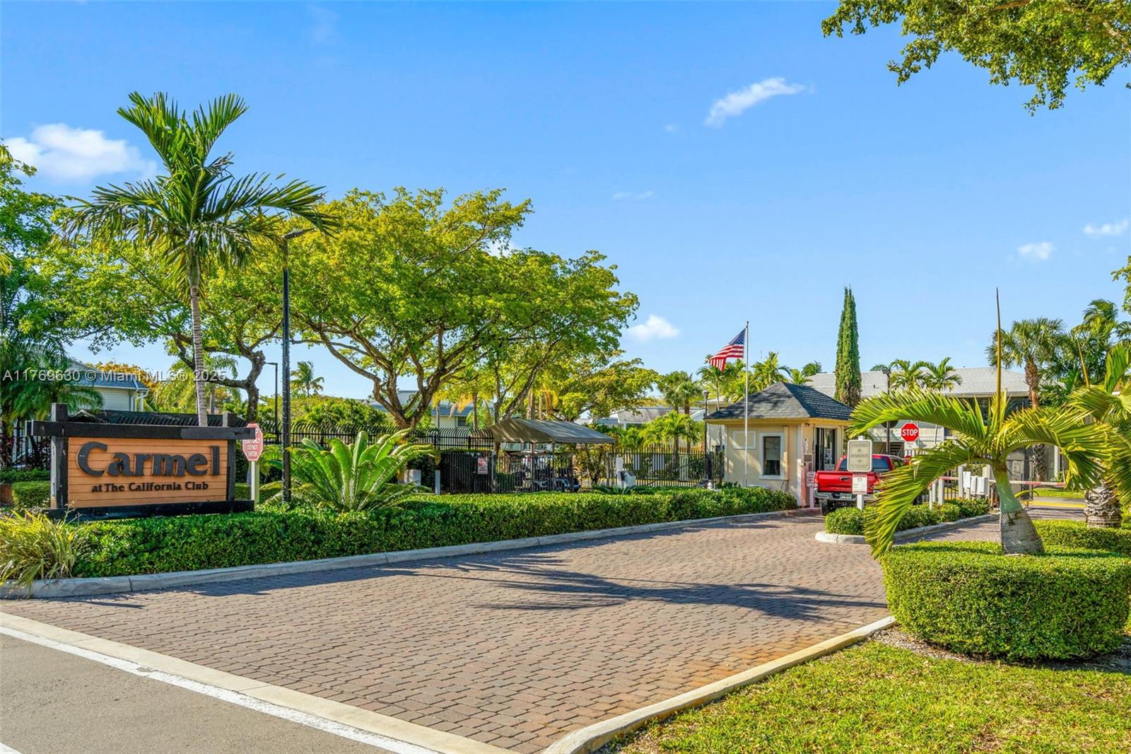 915 NE 199th St # 15 Unit: 202-15