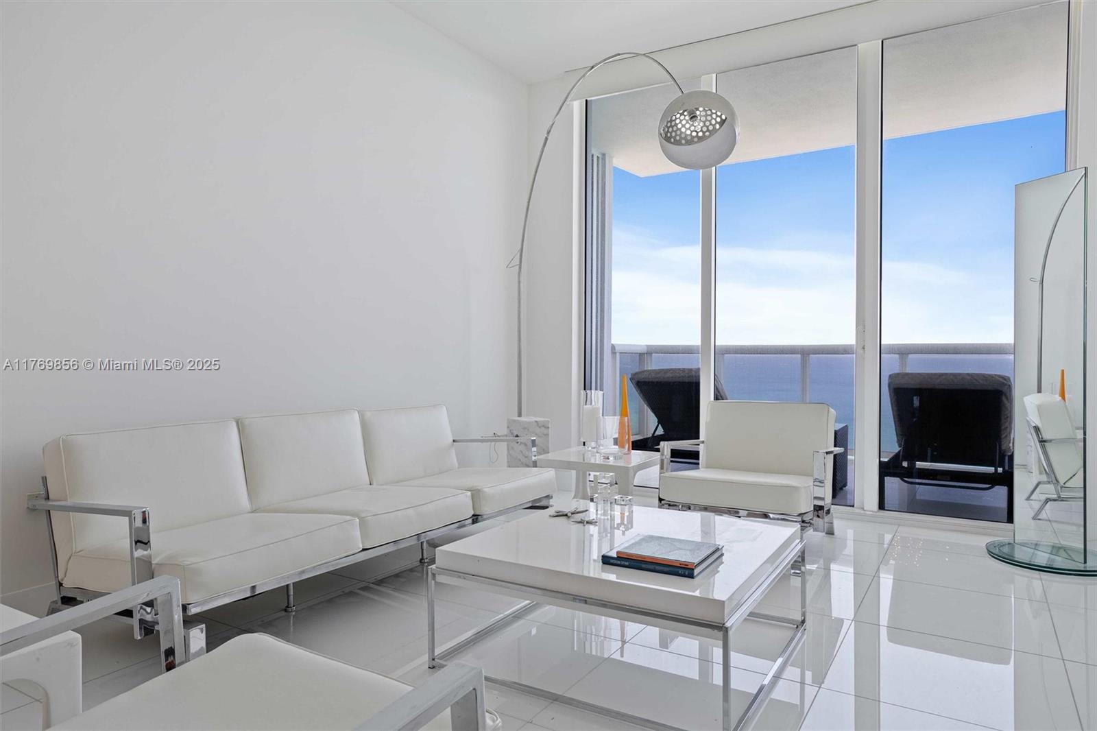 18201 Collins Ave # 4708