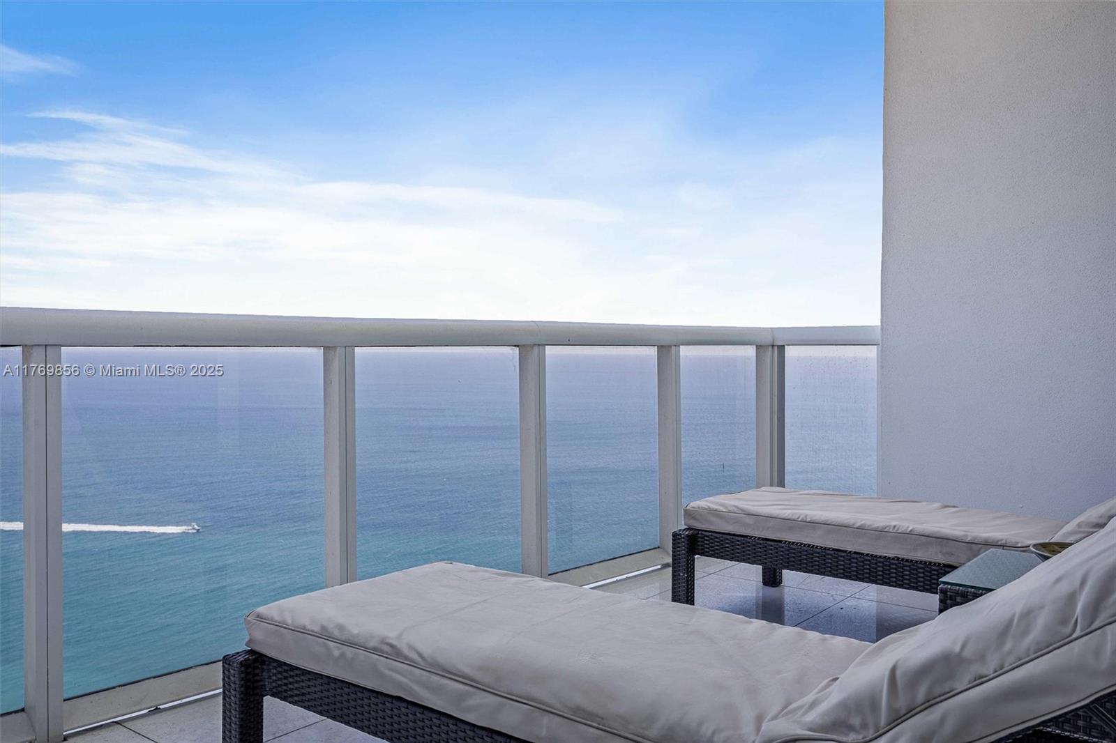 18201 Collins Ave # 4708