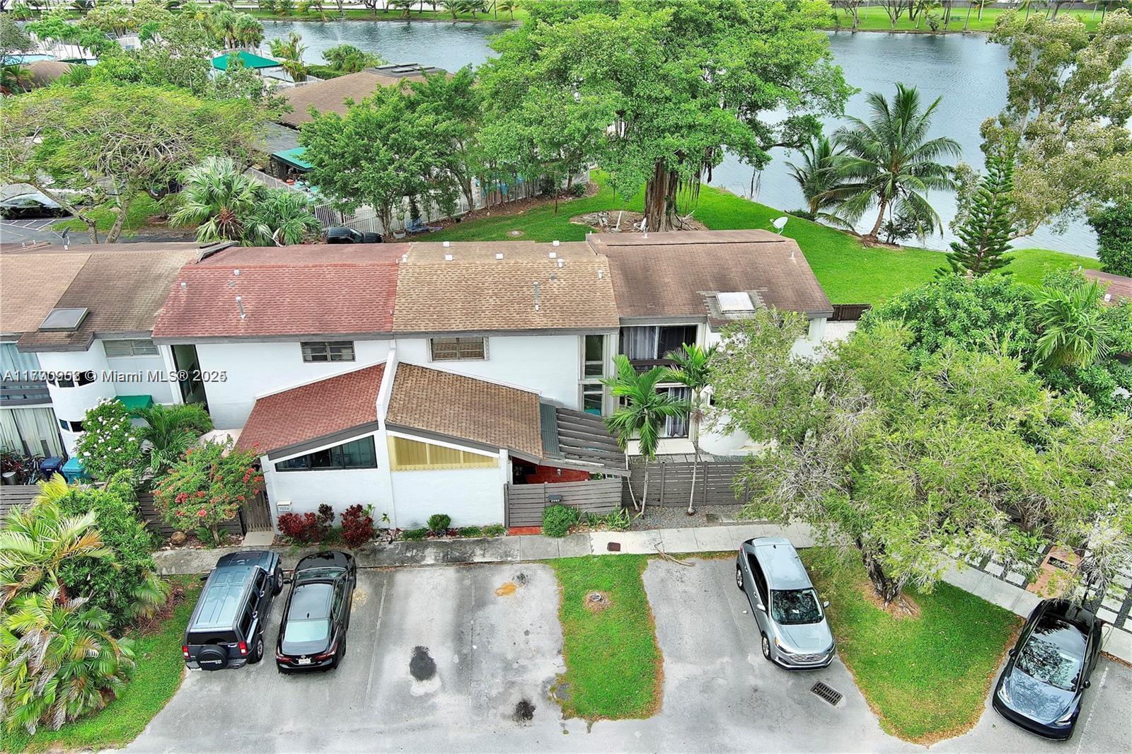 7010 SW 112th Ct # 7010