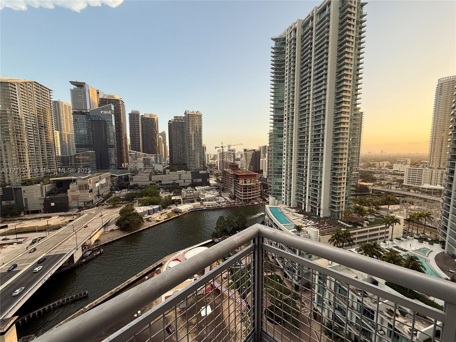 350 S Miami Ave Unit: 2410