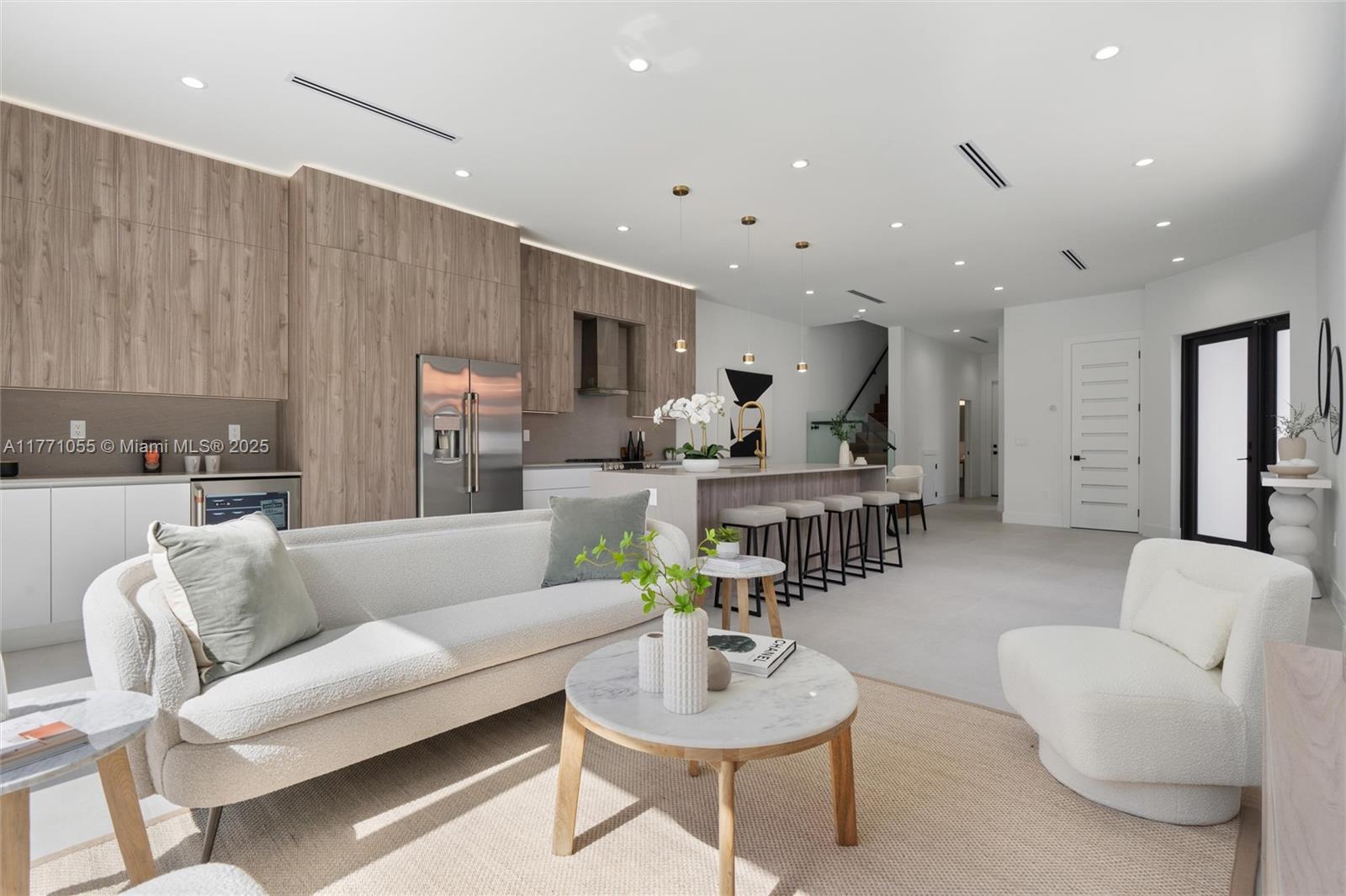 2945 SW 37th Ct Unit: LEFT