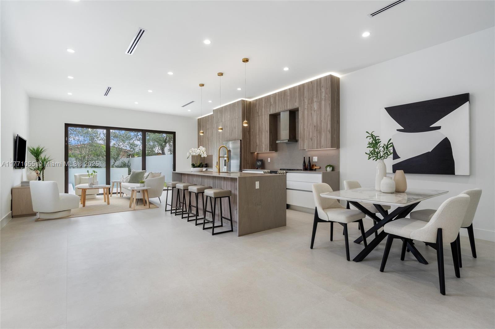 2945 SW 37th Ct Unit: LEFT