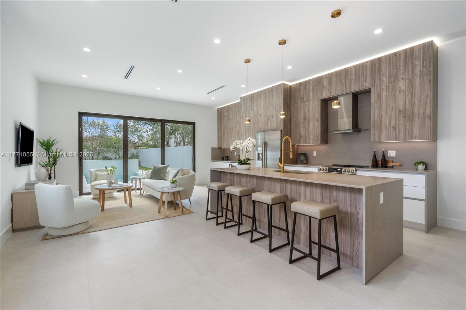 2945 SW 37th Ct Unit: LEFT