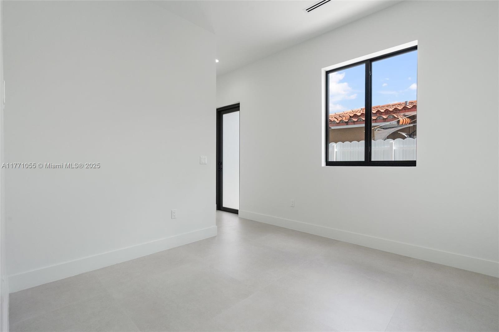 2945 SW 37th Ct Unit: LEFT