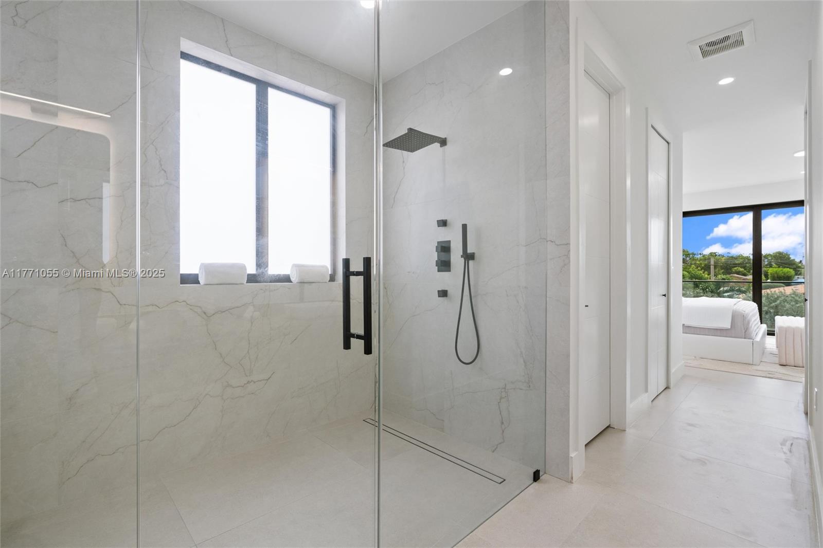 2945 SW 37th Ct Unit: LEFT