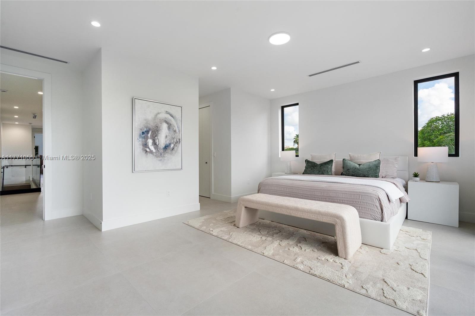 2945 SW 37th Ct Unit: LEFT