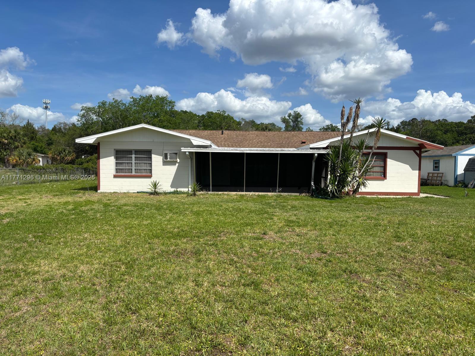 1198 N Country Club Dr