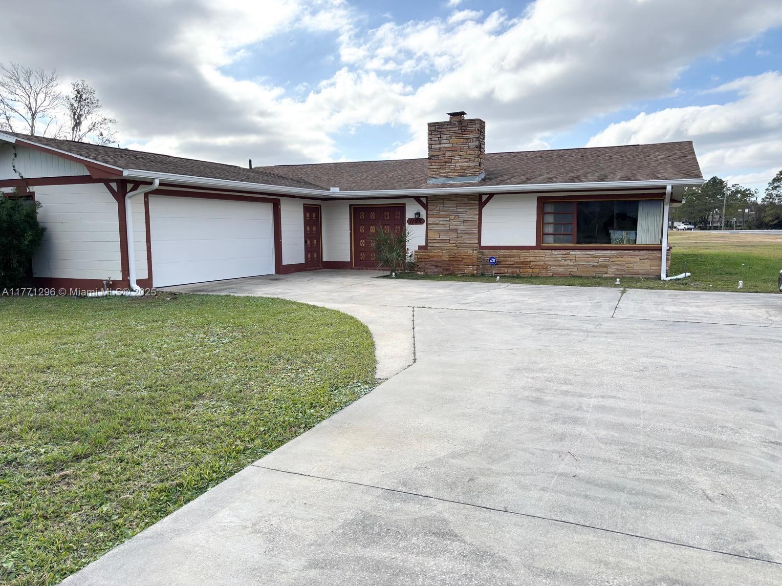 1198 N Country Club Dr
