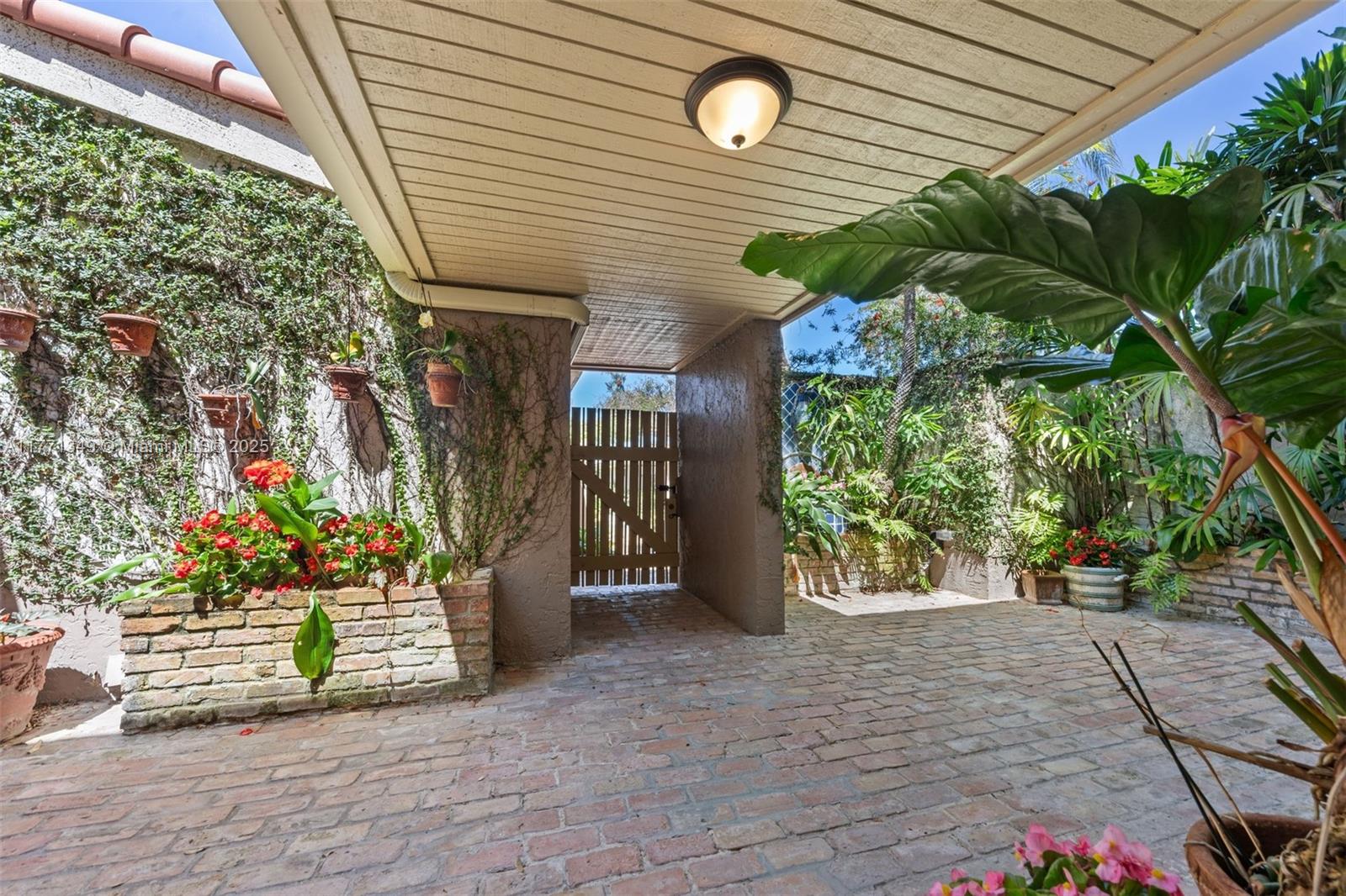 206 ST ANDREWS ROAD # 78 Unit: 18-78