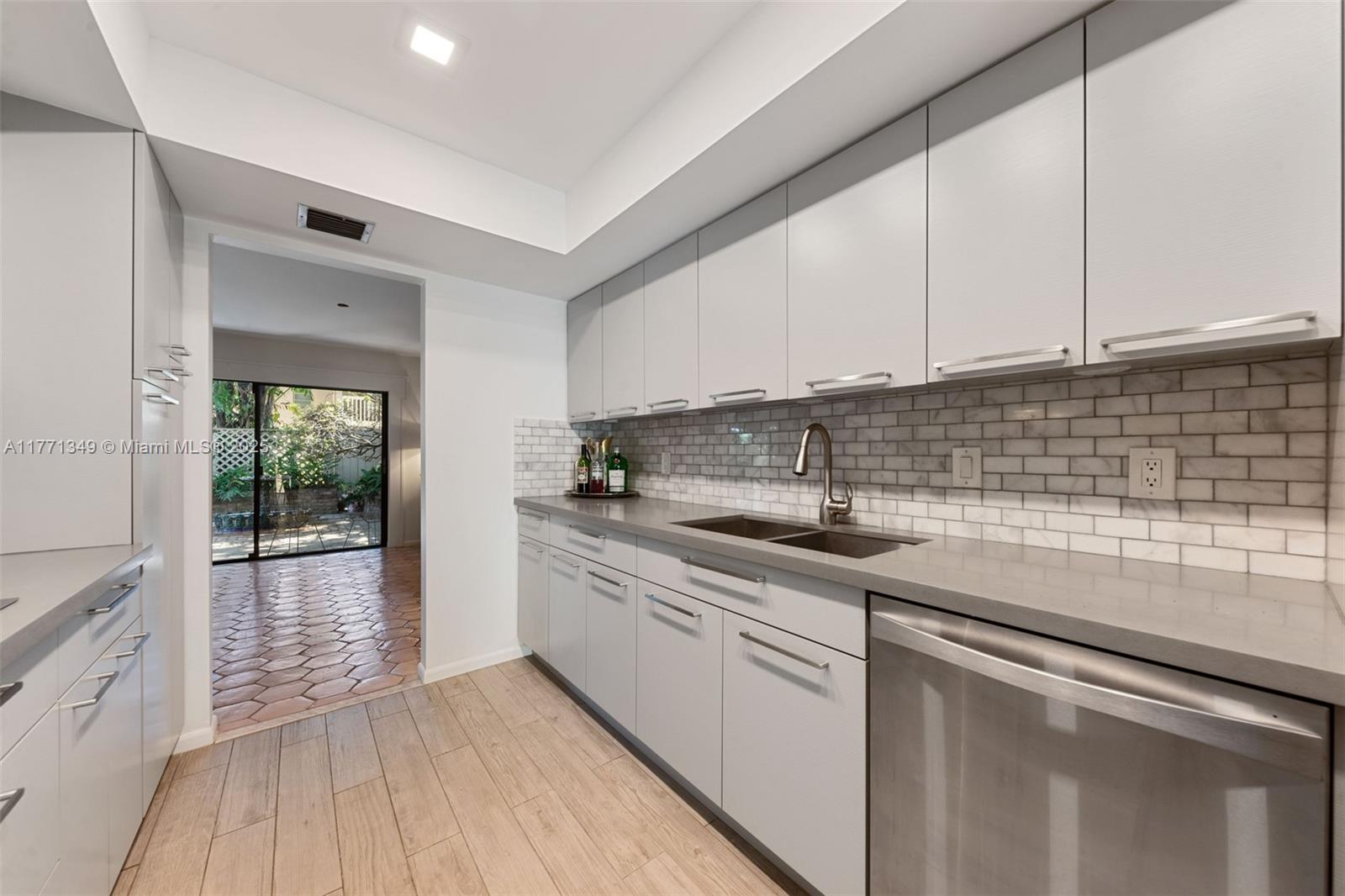 206 ST ANDREWS ROAD # 78 Unit: 18-78