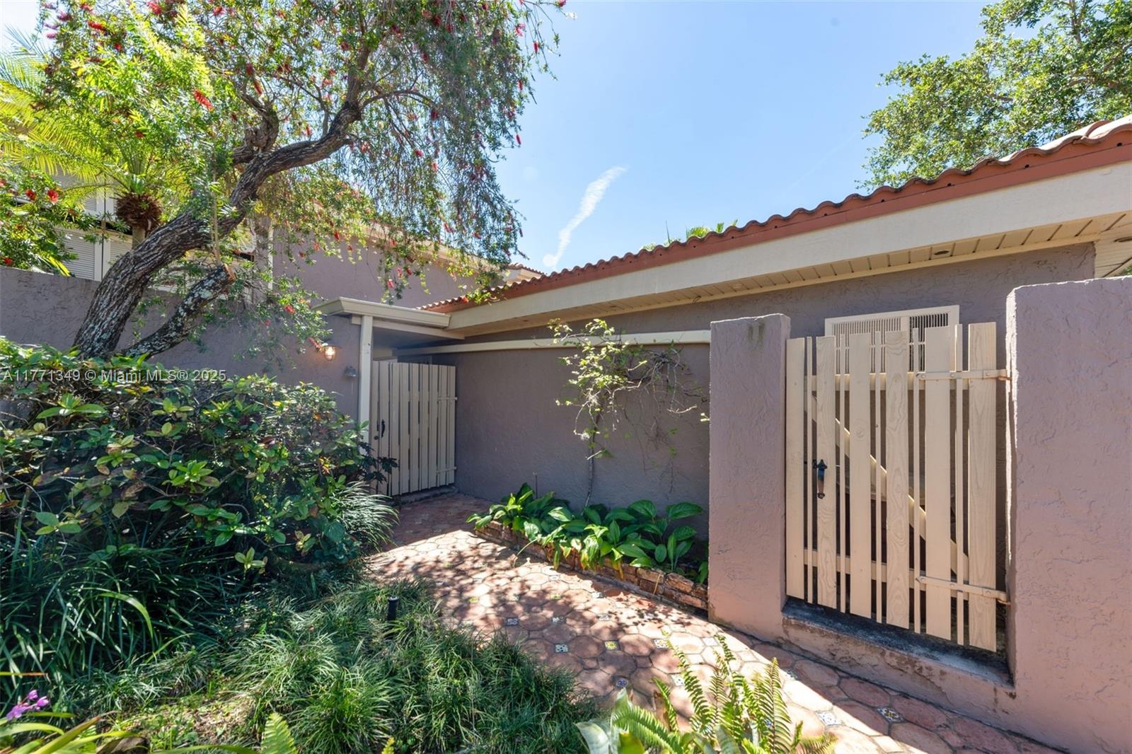 206 ST ANDREWS ROAD # 78 Unit: 18-78