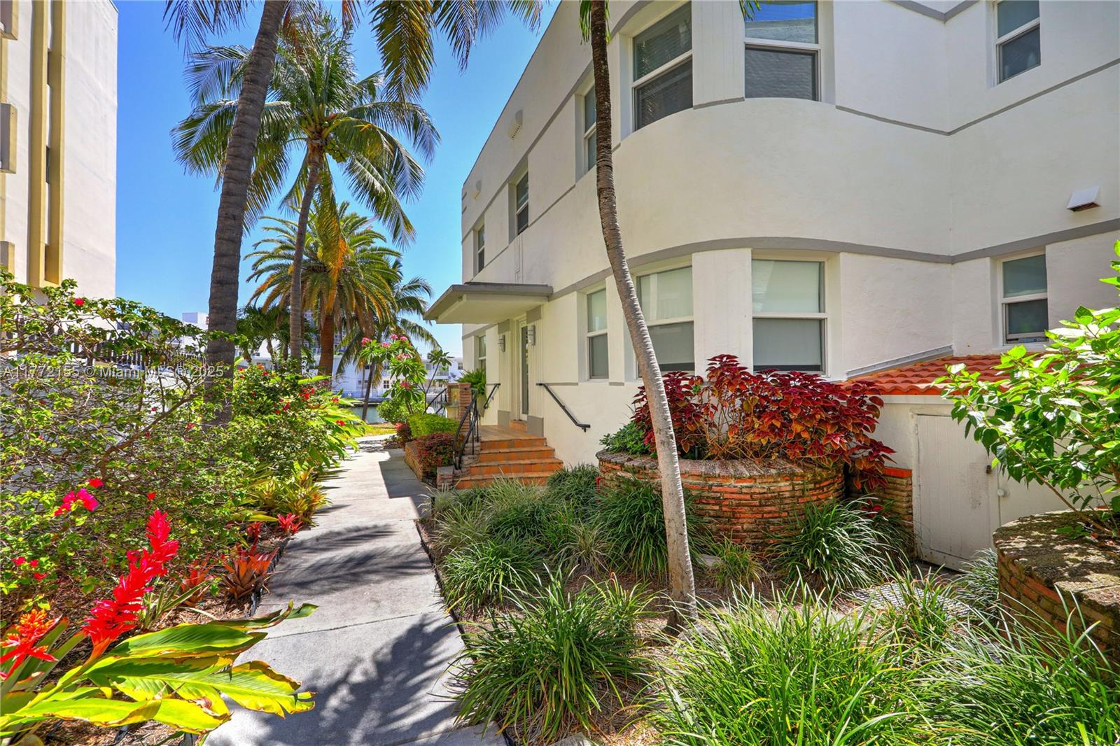 6911 Bay Dr # 3